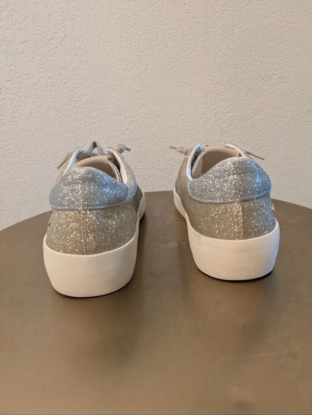 Vintage Havana Kara Silver Gold Glitter Star Sneakers Size 8 Like New